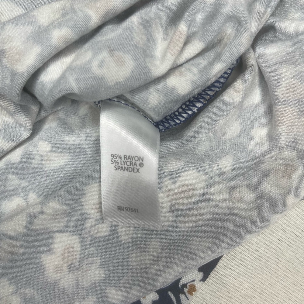 J. Jill Floral Top - Navy and White - Size M Petite - Picture 4 of 5